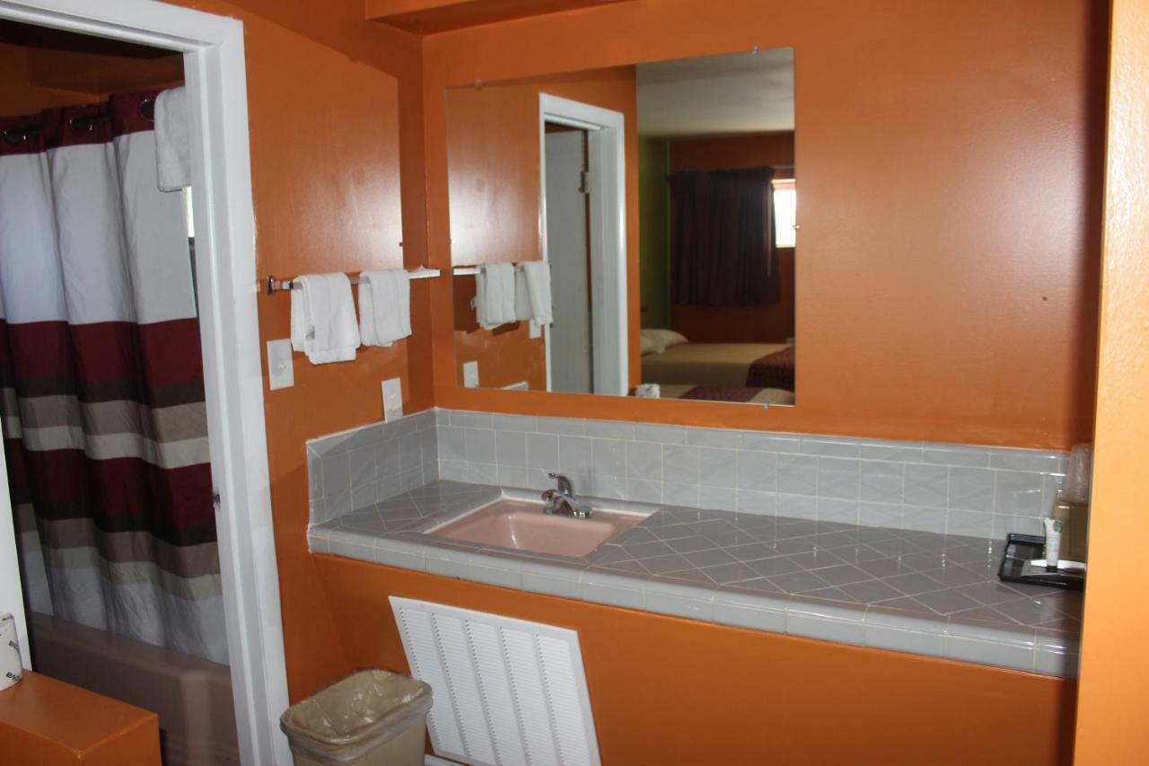 Budget Inn Pulaski Екстериор снимка